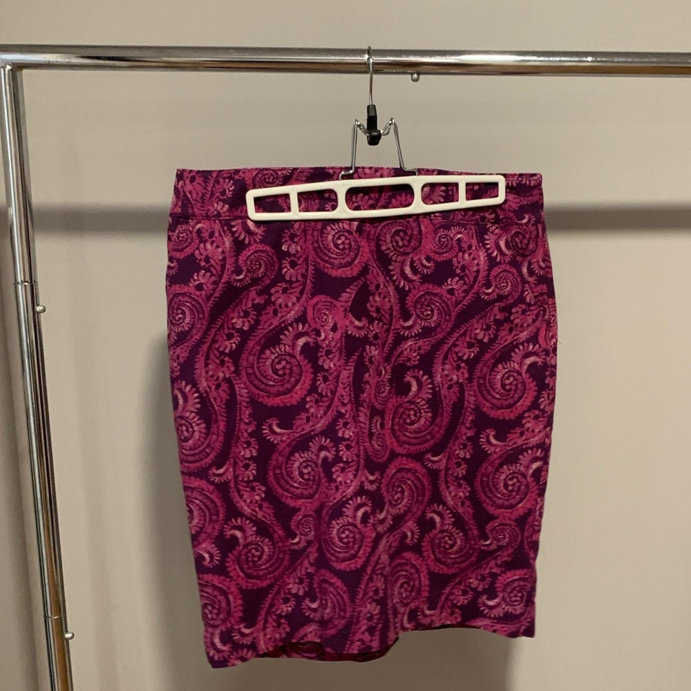 Pencil skirt with pockets